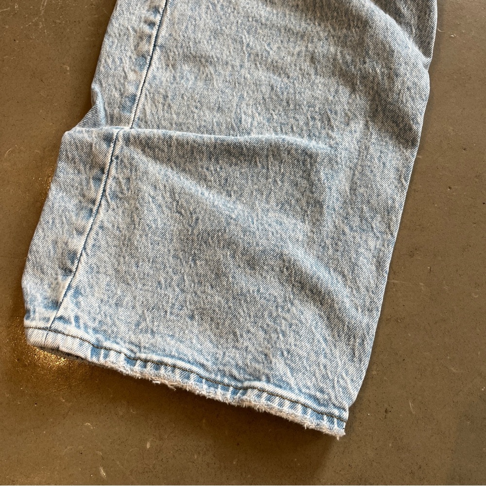 Abercrombie The 90s Relaxed Jean High Rise Curve Love Light Wash - Picture 3 of 6